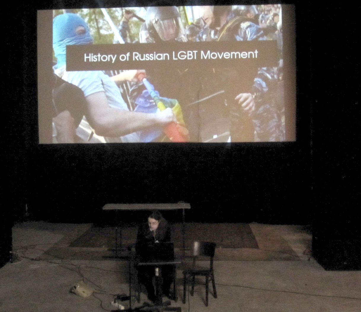 Diskuze na téma LGBT hnutí v současném Rusku: čelení klerikálnímu konzervatismu